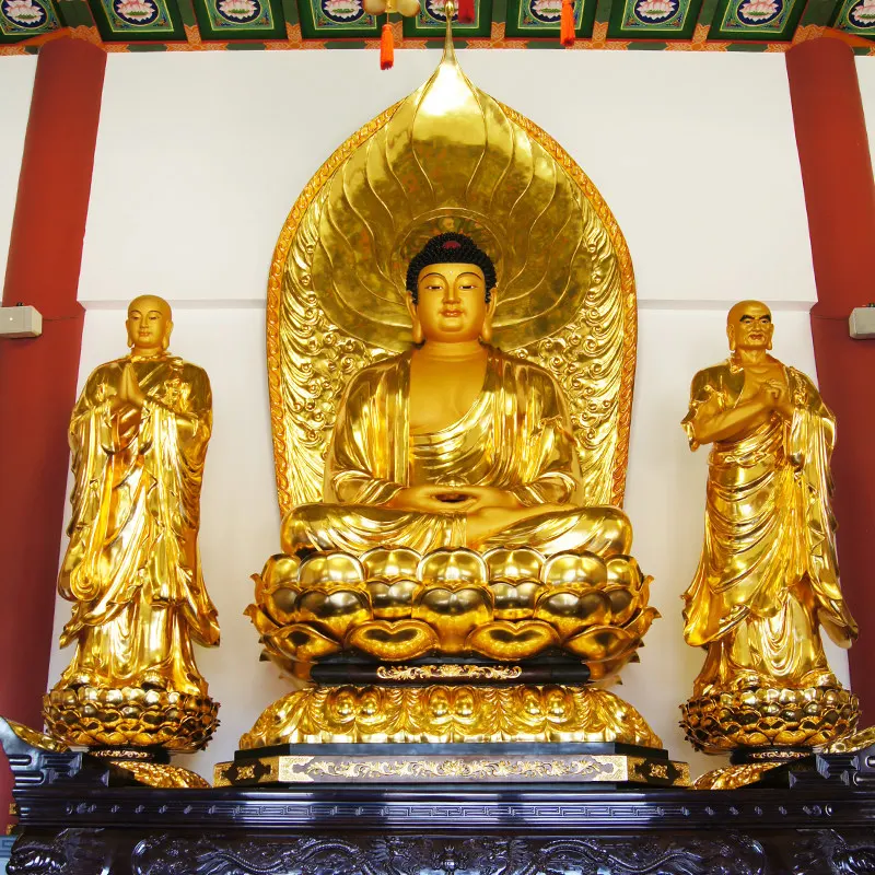 Statue de Bouddha 690 cm/368 cm.